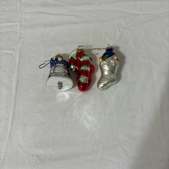 Christmas ornaments from the Thomas Pacconi Classics collection. - Picture 3 of 5